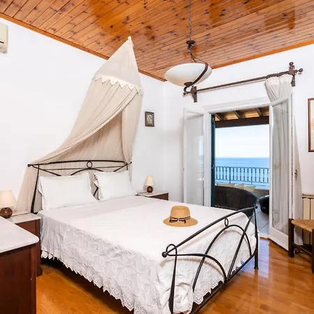 Villa Elpida *