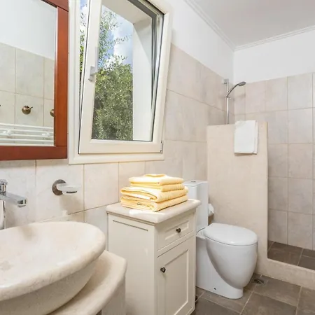 Elpida Villa